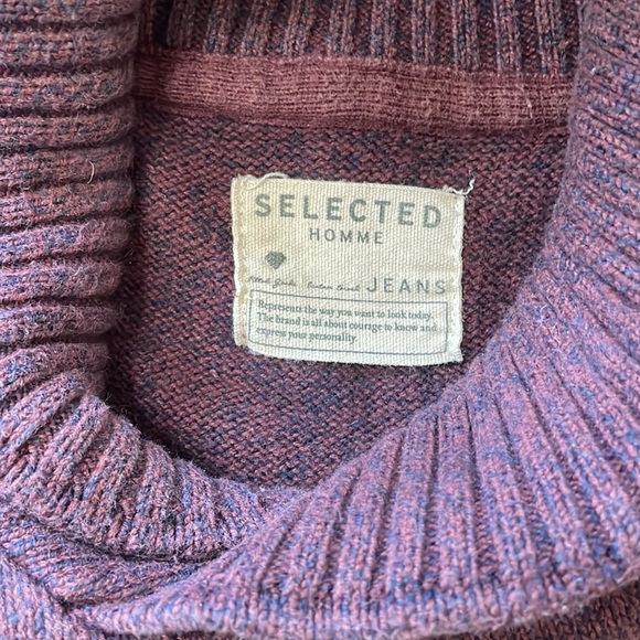 Urban Outfitters Sweater - Picture 4 of 4